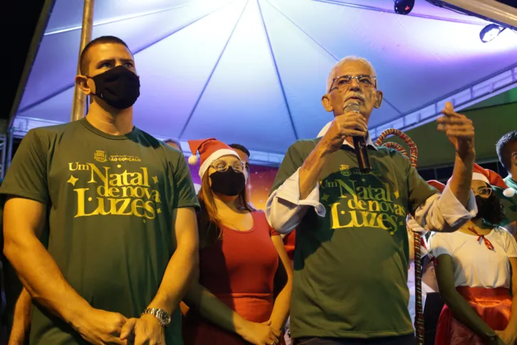 O prefeito e sua família também estiveram no local