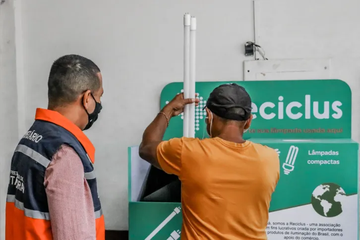A medida visa por em prática as determinações da Política Nacional de Resíduos Sólidos (PNRS), instituída pela lei nº 12.305/10