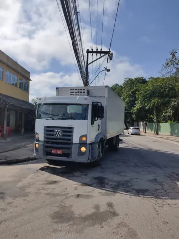 Imagem ilustrativa da imagem Agentes do BPRv recuperam caminhão de carga que estava sendo roubado na RJ-106
