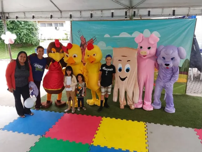Ocorrem atividades infantis no evento  (imagens de antes da pandemia)