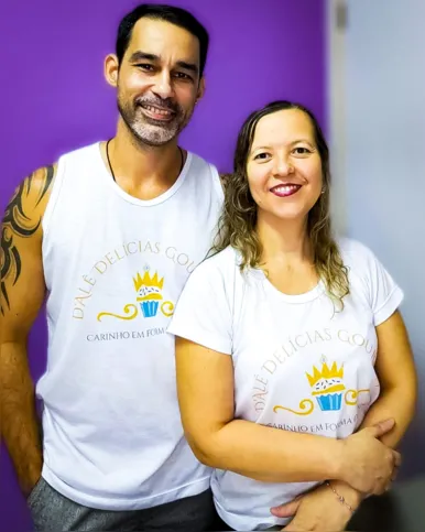 Marcos e Alê trabalham juntos em sua marca