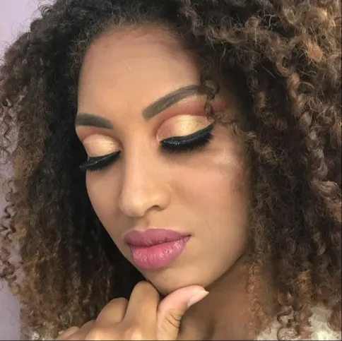 O olhar deve ser realçado nessa pandemia, assim como Rafaela fez 