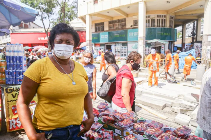 Olga Aparecida passa pelo local sempre e espera uma melhoria com as obras