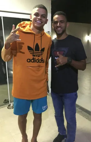 O artista tem parcerias com o Mc Maneirinho