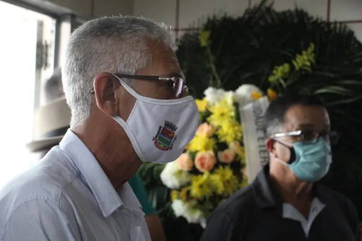 O Capitão Nelson esteve no local e prestou sua homenagem ao professor 