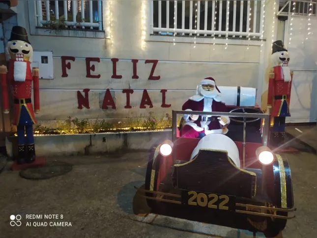 A casa é referência de decoração natalina no bairro