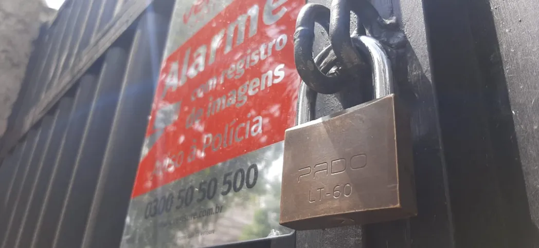 Mesmo com alarme, os criminosos não se intimidaram 