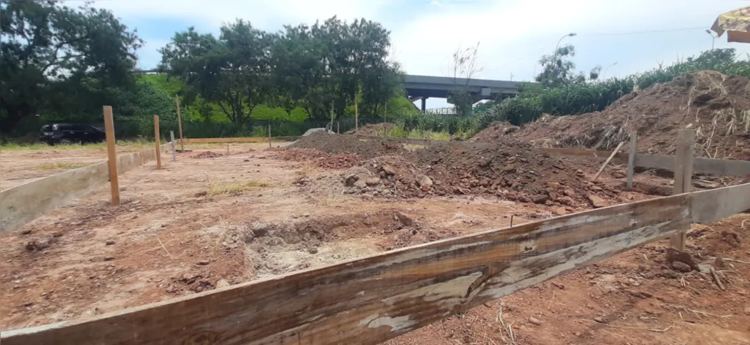 A capela segue em construção