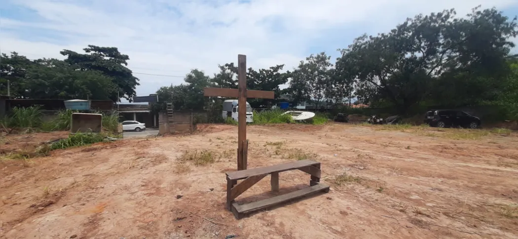 Uma nova cruz foi colocada na local