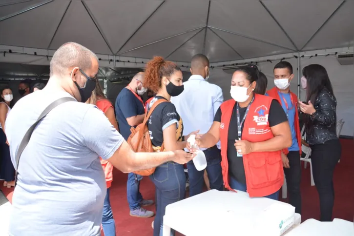 A ação mobilizou diversos moradores do bairro