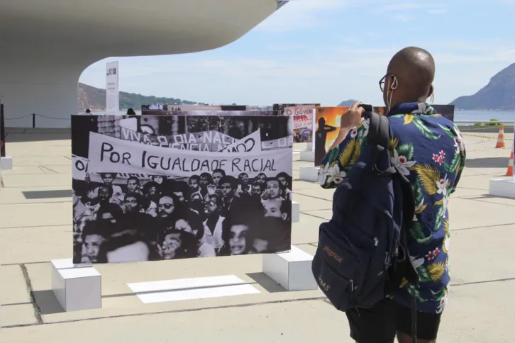 As 37 fotos da exposição mostram momentos importantes da democracia no país