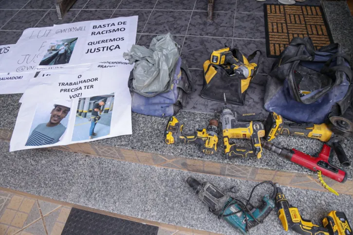 As ferramentas de trabalho de Luiz mostram como ele é comprometido com seu amor por construçoes