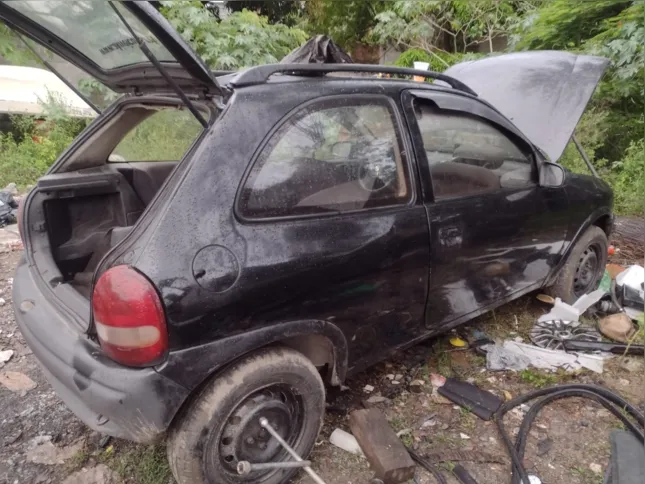 Os carros encontrados foram apreendidos