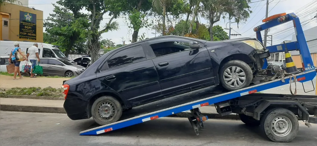 Um carro foi recuperado