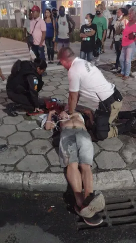 Carlos Alberto Sodré Moreira, de 72 anos, sofreu uma parada cardiorrespiratória na calçada de um supermercado