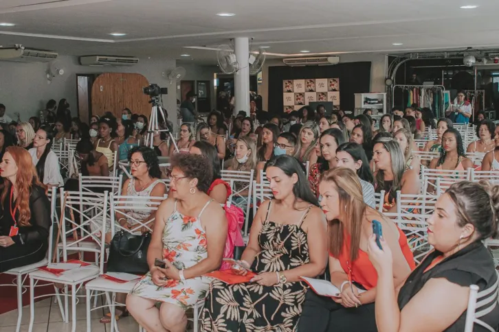 Katharine organiza eventos do 'Entre Elas'
