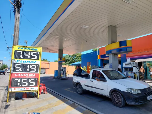Postos têm grande variação em SG e Niterói