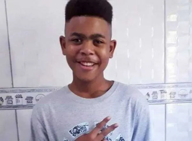 O jovem João Pedro também morreu baleado
