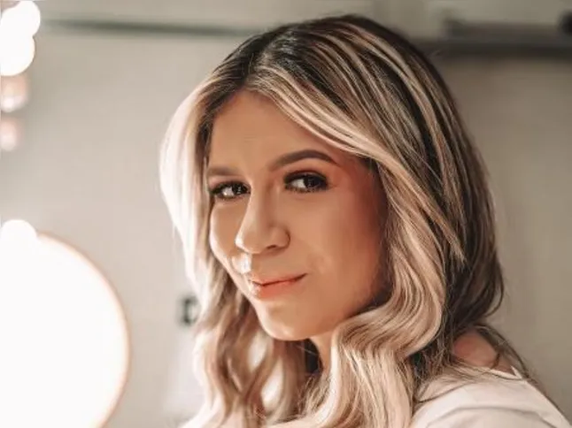 Cantora morreu em queda de avião de pequeno porte