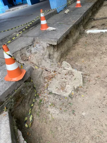 Imagem ilustrativa da imagem Alunos do CEVI, em Itaboraí, organizam protesto contra a SEEDUC RJ