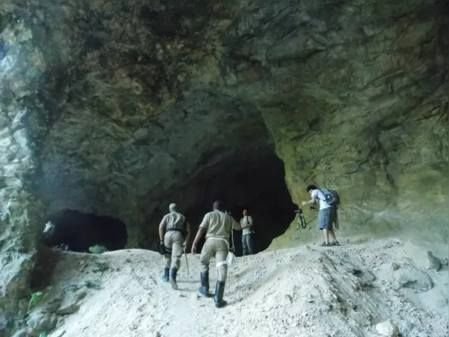 Grutas em Santa Isabel reúnem complexo de minas com cerca de 10 mil metros quadrados