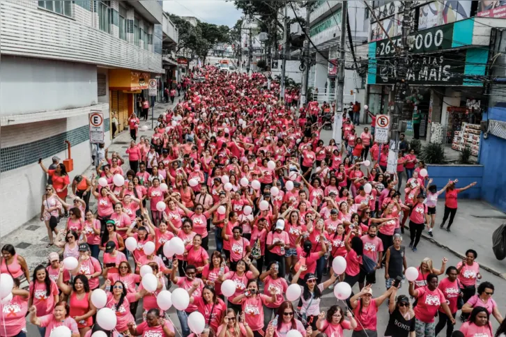 Imagem ilustrativa da imagem Caminhada Rosa: mulheres se unem contra o câncer de mama em Itaboraí