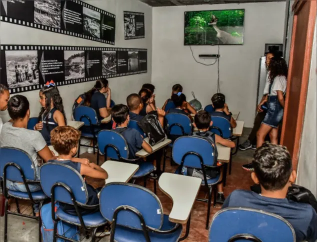 Imagem ilustrativa da imagem Jovens Talentos: Parque Paleontológico em Itaboraí ganha alunos da rede pública como mediadores