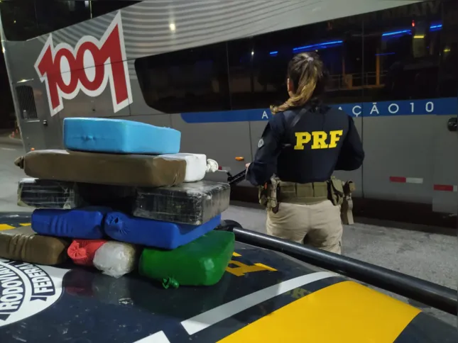 A passageira levava a droga em uma bolsa no interior do veículo