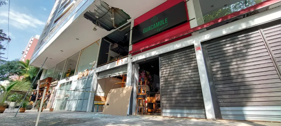 Ele foi atingido pela explosão no momento em que ia tentar ajudar uma funcionária do restaurante a conter um fogo