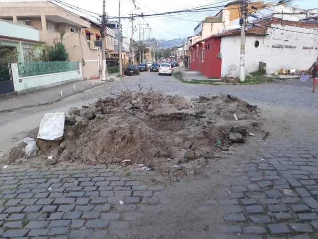 O buraco foi feito após reparos no local