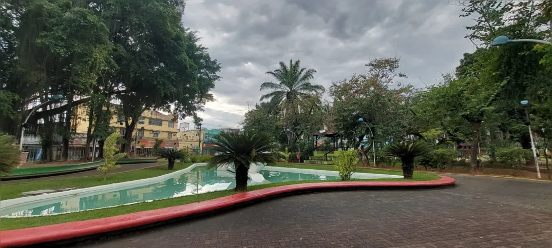 A Praça da Zé Garoto já foi palco de diversos amores