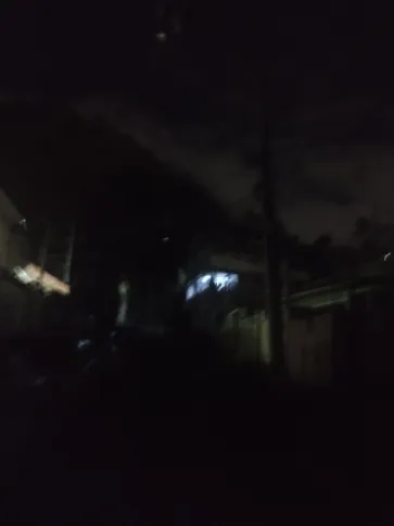 Moradores contam que postes estão sem luz há mais de três meses