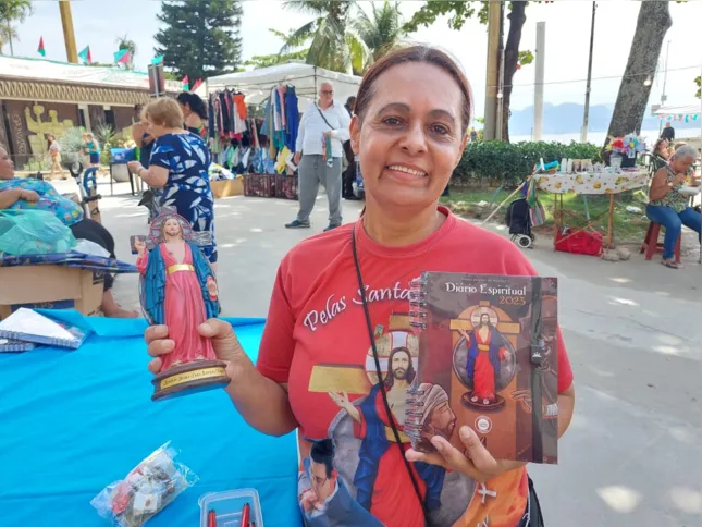 Luzia pediu por um espaço para vender e conta que teve suas orações atendidas