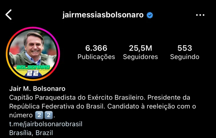 Imagem ilustrativa da imagem Bolsonaro ainda se diz presidente nas redes sociais