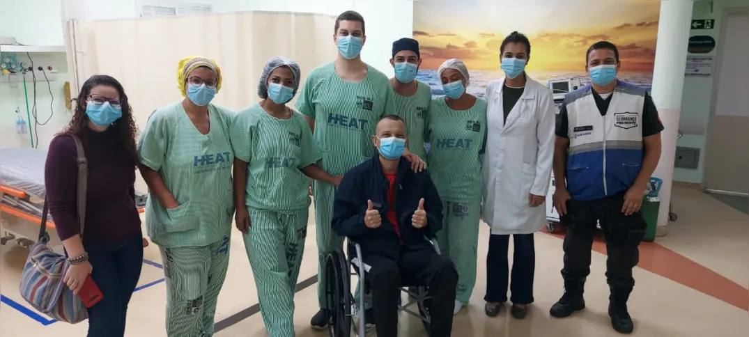 Imagem ilustrativa da imagem Policial baleado em Itaboraí, há dois meses, recebe alta do hospital