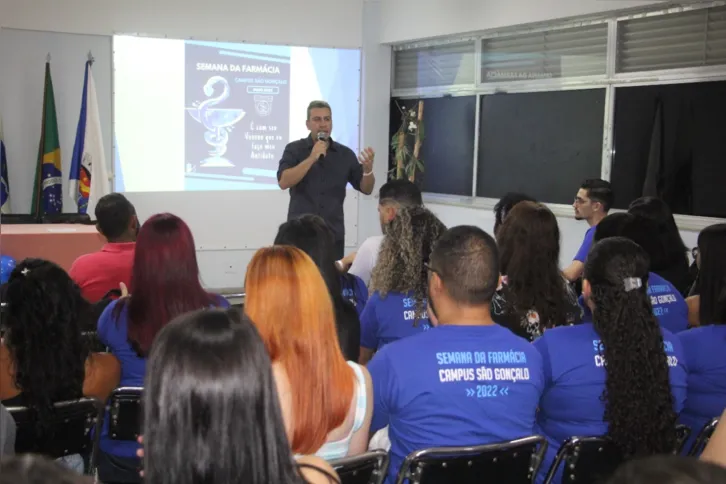 Imagem ilustrativa da imagem Universo inicia 8ª Semana de Farmácia com a presença do presidente do Conselho Regional da categoria