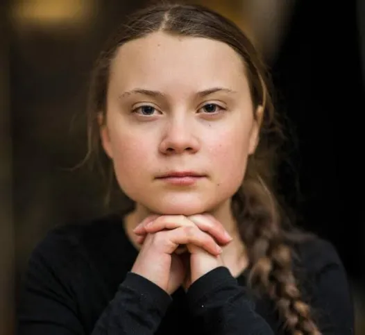 Greta é uma ativista sueca que luta pelas causas ambientais