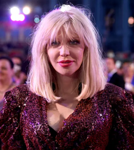 Courtney Love atualmente tem 58 anos.