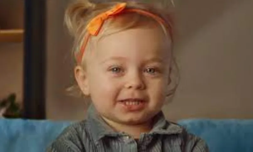 Pequena participou de um comercial de TV do Banco Itaú aos dois anos de idade
