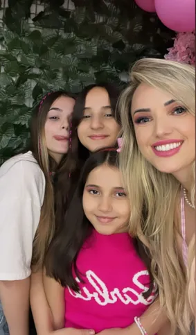Mãe de Nicolly, de 13 anos, Valentina, de 10 e Lavínia, de 8 anos, Ludmilla conta sobre a reação das filhas com a repercussão de seu Instagram e à comparação com a personagem Barbie