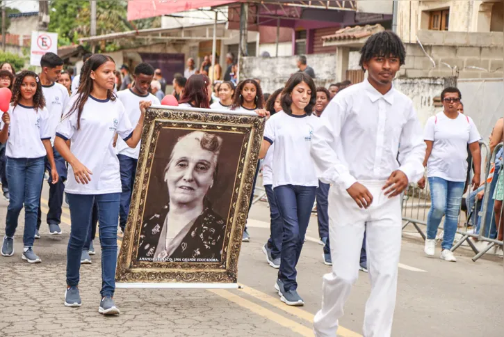 Com esquema especial no trânsito e de segurança, o desfile aconteceu sem nenhuma ocorrência