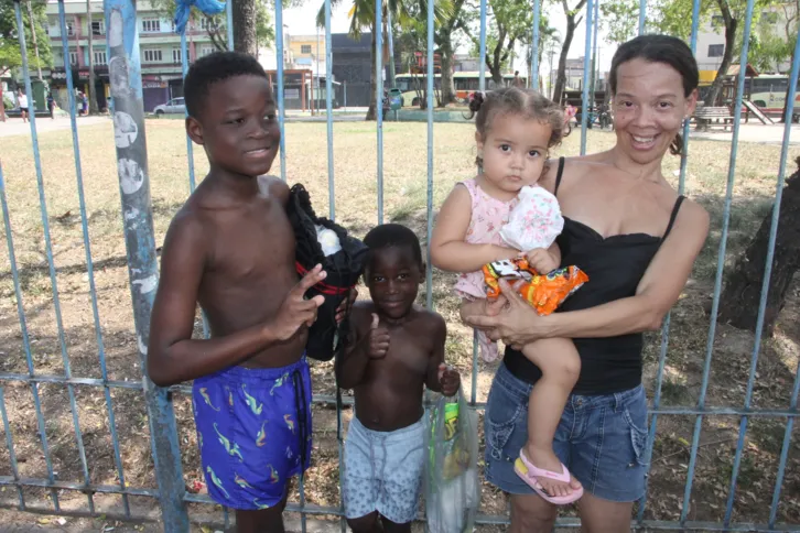 Desde às 8h30 na praça da Trindade,