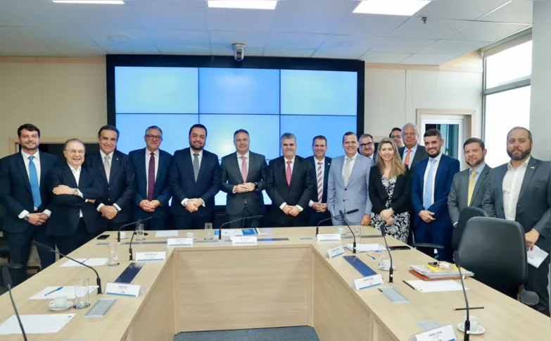 Imagem ilustrativa da imagem Em reunião com Castro e Bacellar, ministro dos Transportes destaca força do Porto do Açu para desenvolvimento do Estado do Rio