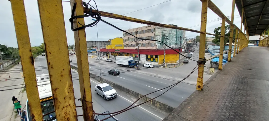 Pedaço do guarda-corpo está faltando