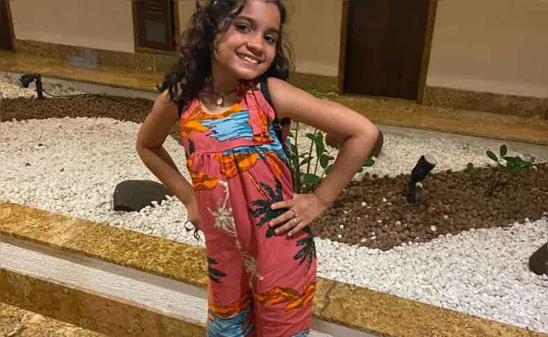 Maria Clara, hoje com 12 anos, mora com a irmã mais nova e a mãe em Niterói