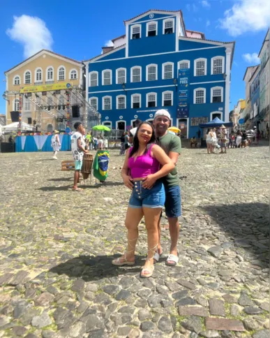 O casal passou um mês na Bahia; a mulher não resistiu aos ferimentos