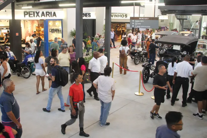 Imagem ilustrativa da imagem Inauguração do Mercado Municipal de Niterói atrai centenas de pessoas