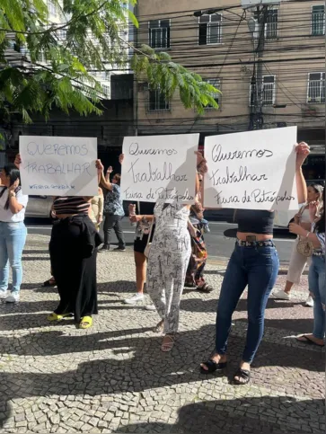 Protesto de lojistas realizado em frente a Prefeitura de Niterói