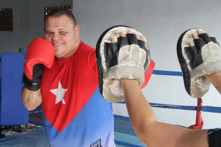 "Eu quero encerrar minha carreira no meu bairro", conta o lutador
