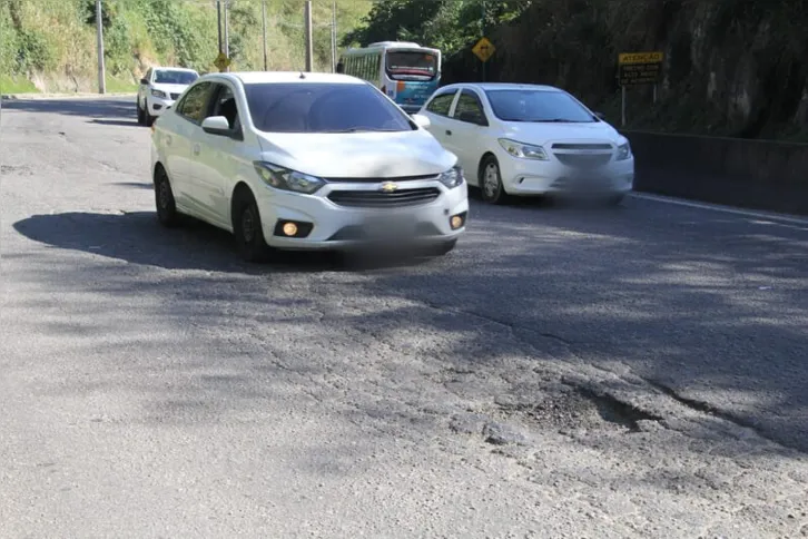 Imagem ilustrativa da imagem Motoristas manifestam preocupação com abandono das rodovias em SG